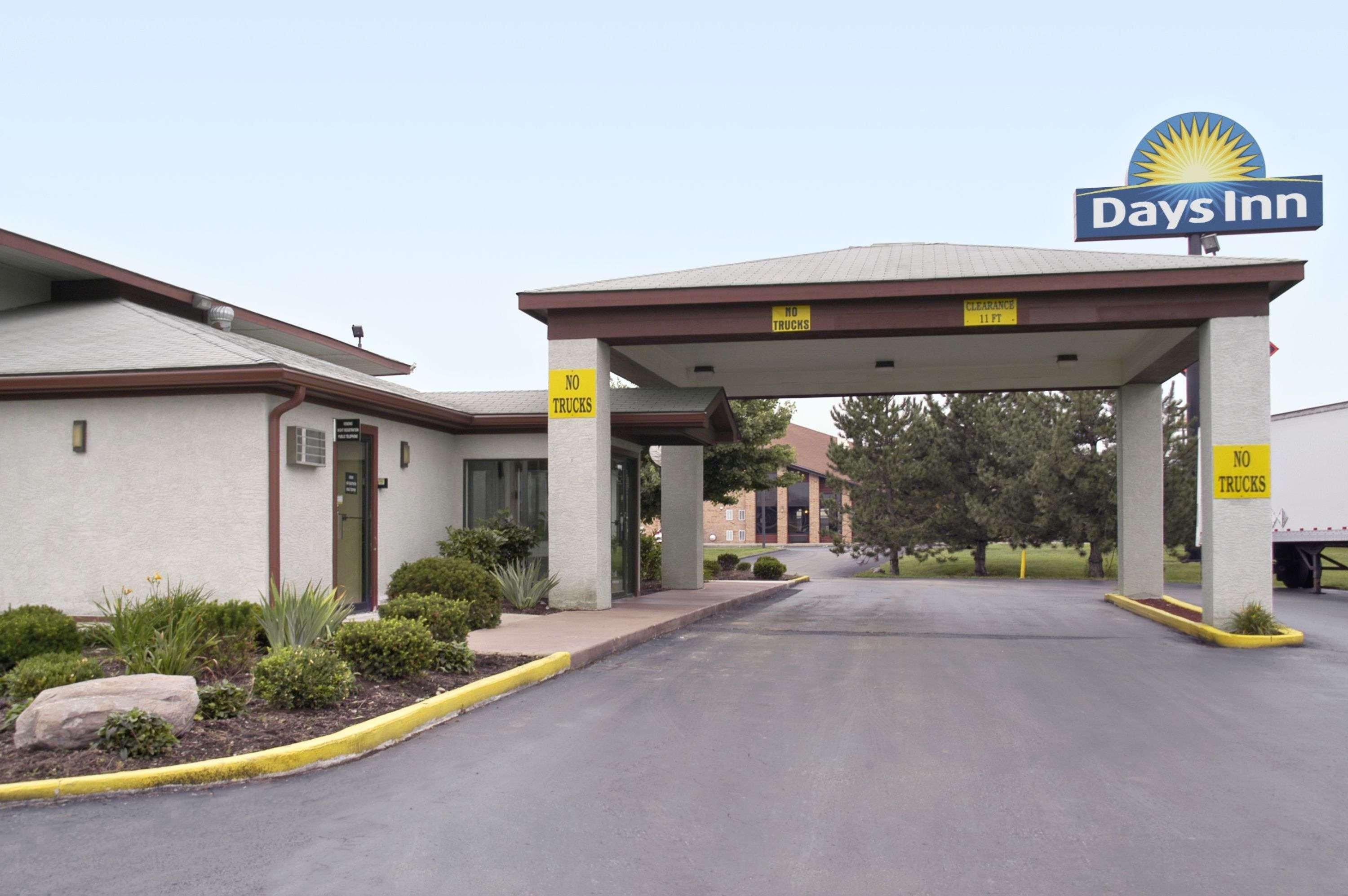 Days Inn By Wyndham Plainfield Eksteriør bilde