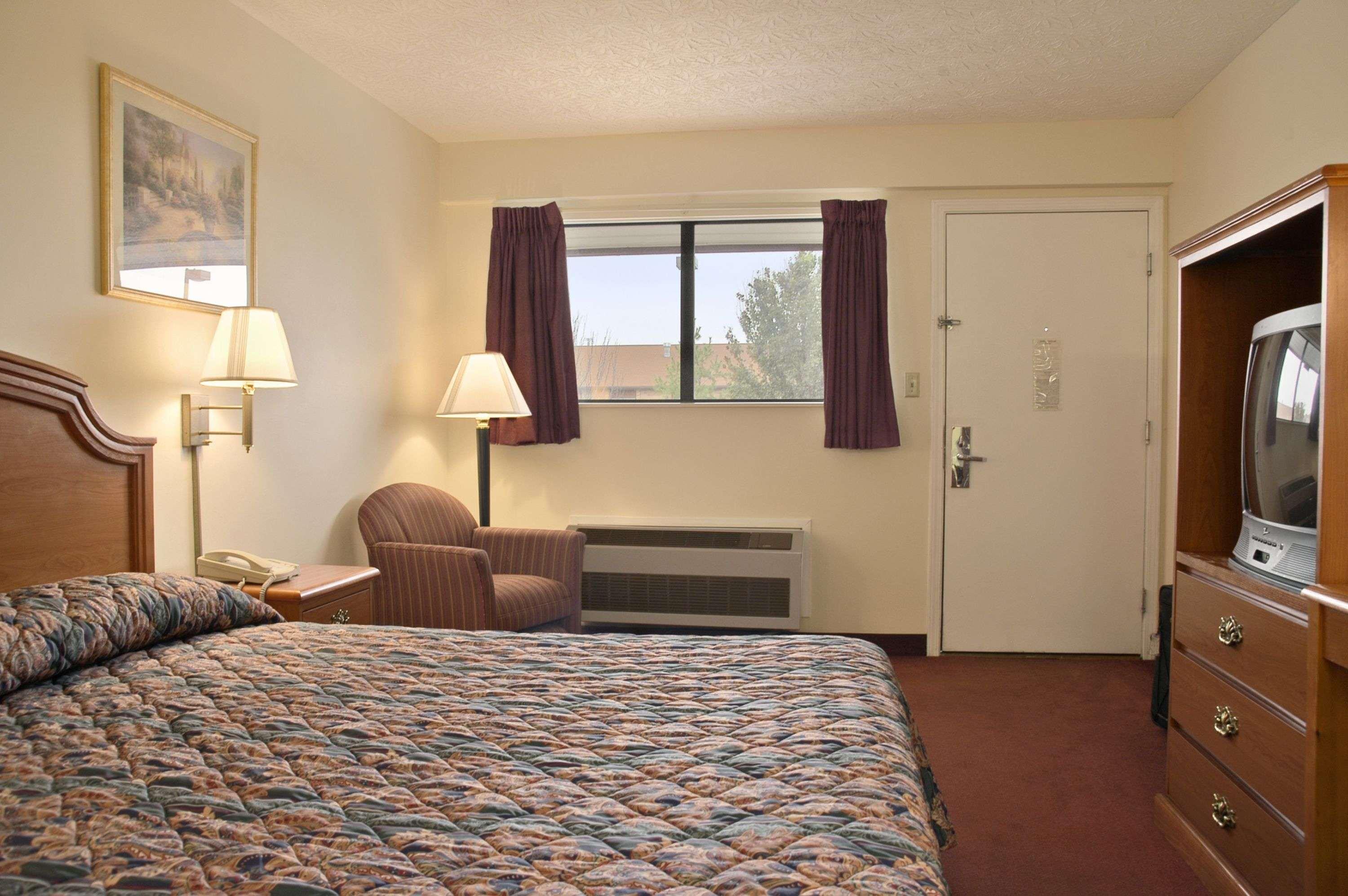Days Inn By Wyndham Plainfield Eksteriør bilde